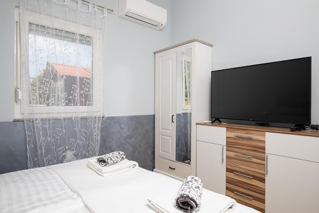 Holiday House Bilos Vodnjan Exterior photo
